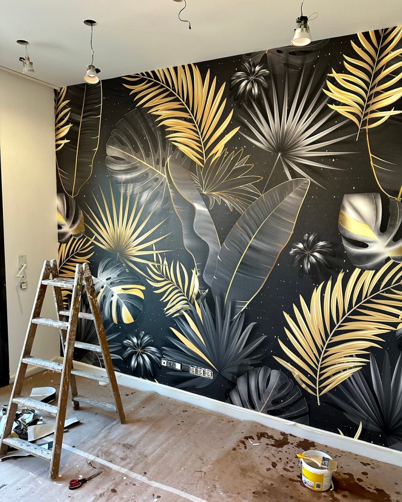 Mural Flores Tropicales en Barcelona - Proyecto Arqteria 360º