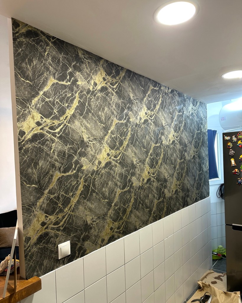 Instalador papel pintado Mármol en Cornellà del Llobregat - Empapelado Cocina