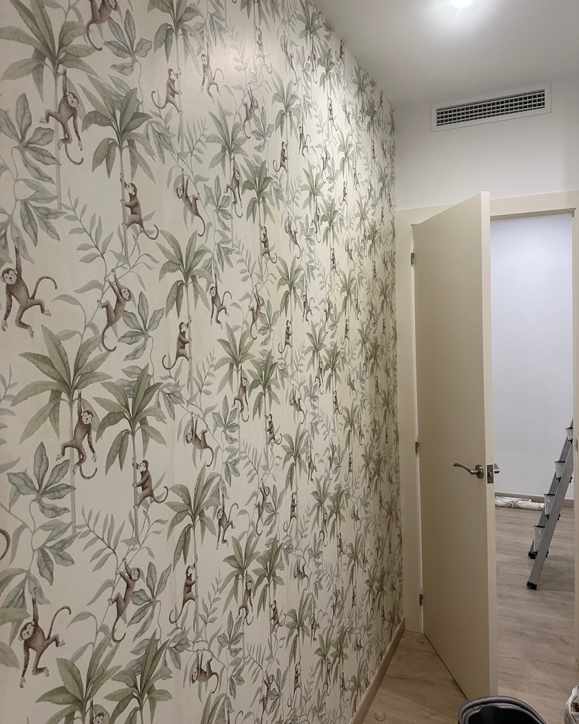 Empapelador Profesional Barcelona - Colocación papel de pared infantil Borastapeter