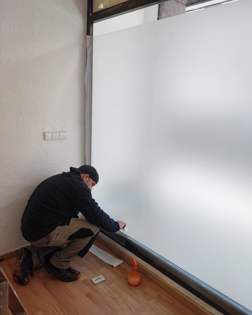 Instalación Vinilo al ácido en Cristalera de Grande Dimensiones